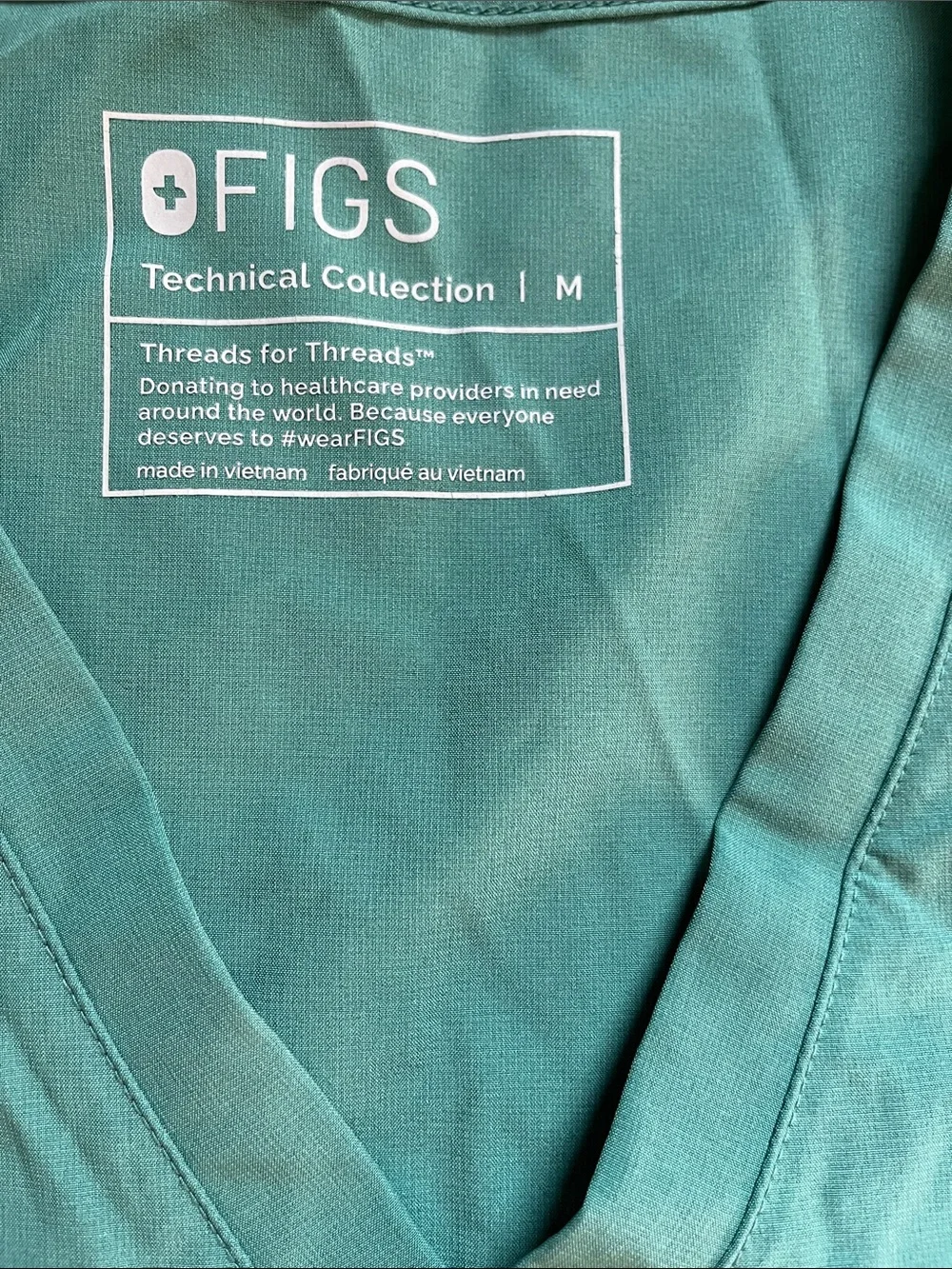 FIGS Catarina One Pocket Scrub Top FREEx Green Size M EUC Medical Uniform